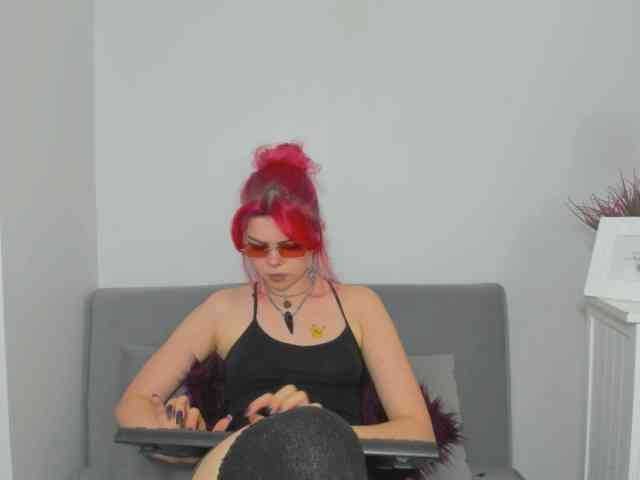 ZoeCharming webcam