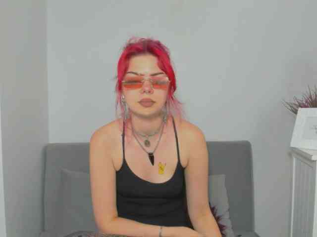 ZoeCharming webcam
