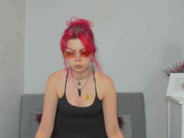 ZoeCharming webcam