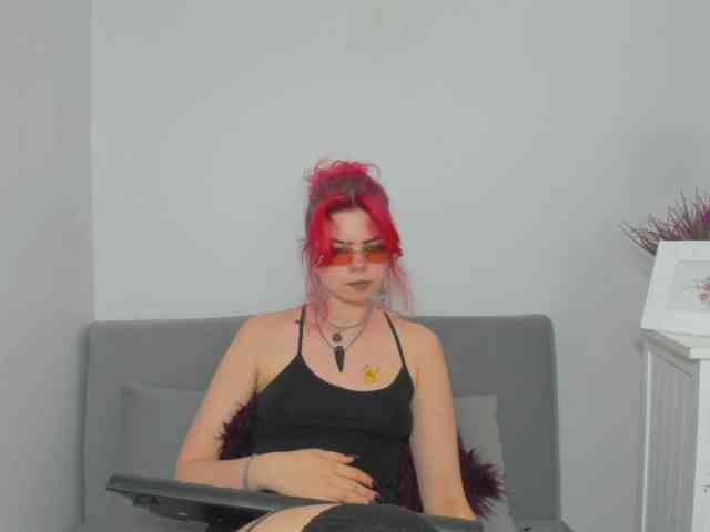 ZoeCharming webcam