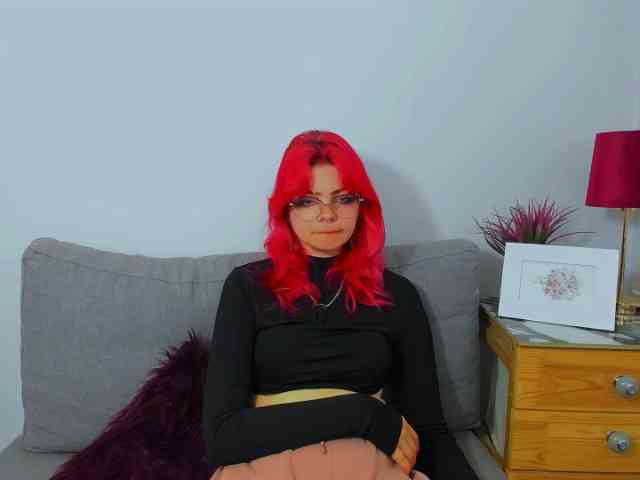ZoeCharming webcam