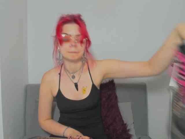 ZoeCharming webcam