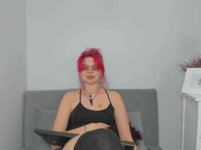 ZoeCharming webcam