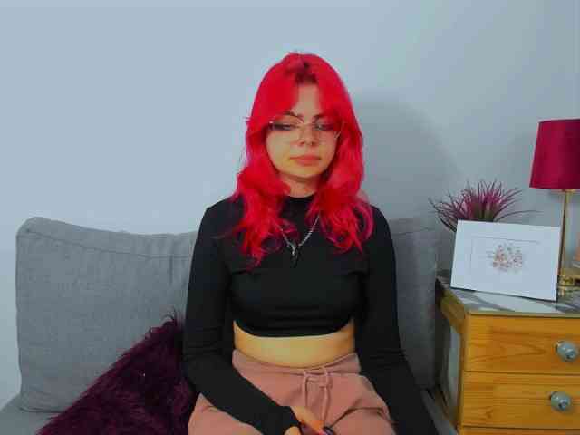 ZoeCharming webcam