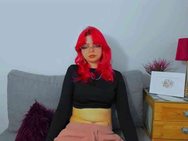 ZoeCharming webcam