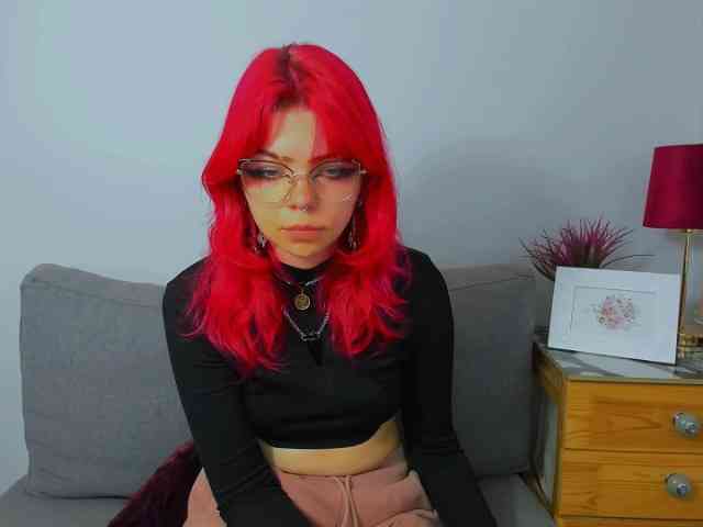 ZoeCharming webcam