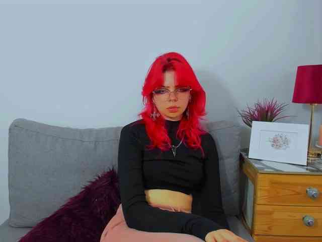 ZoeCharming webcam