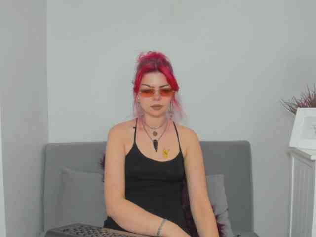 ZoeCharming webcam
