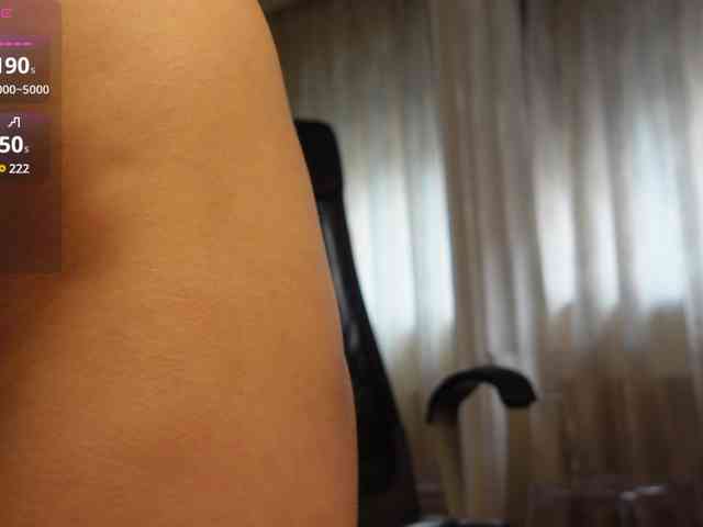 FoxyAmber webcam
