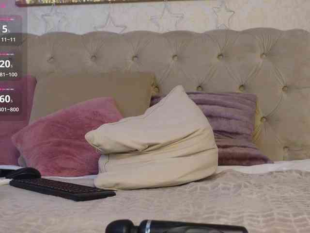 FoxyAmber webcam