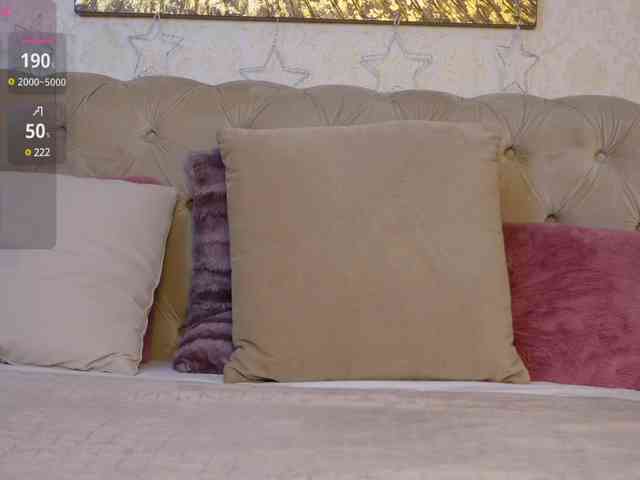 FoxyAmber webcam