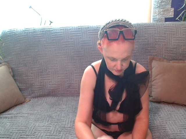 Maruu12qwert's BongaCams show and profile