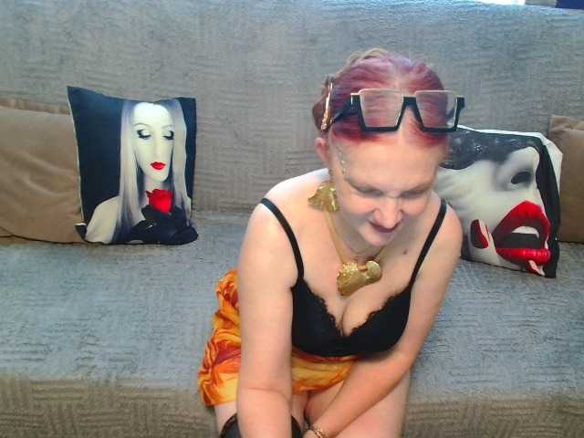 Maruu12qwert's BongaCams show and profile