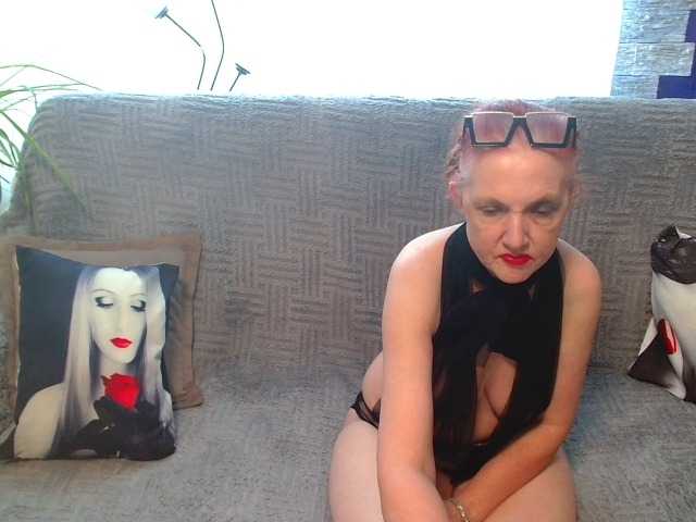 Maruu12qwert's BongaCams show and profile