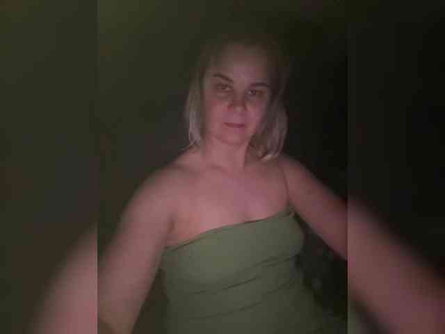 nude group chat KitiPi