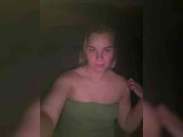 live nude cam KitiPi