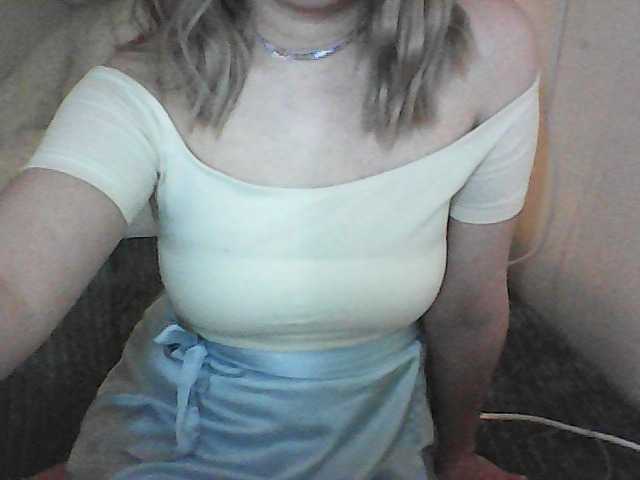 -Sweet-smile-'s BongaCams show and profile