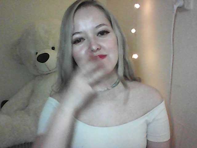 -Sweet-smile-'s BongaCams show and profile