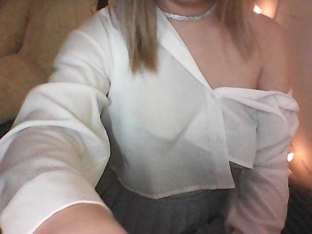 -Sweet-smile-'s BongaCams show and profile