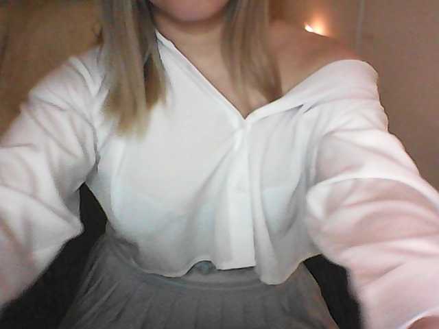 -Sweet-smile-'s BongaCams show and profile