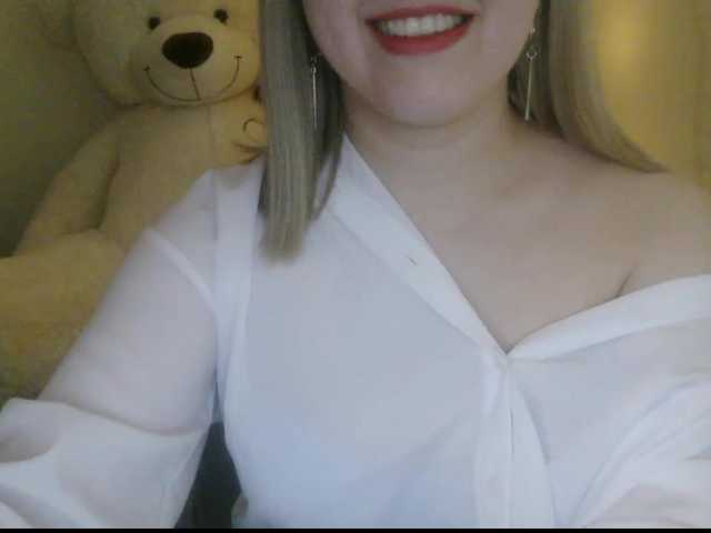 -Sweet-smile-'s BongaCams show and profile