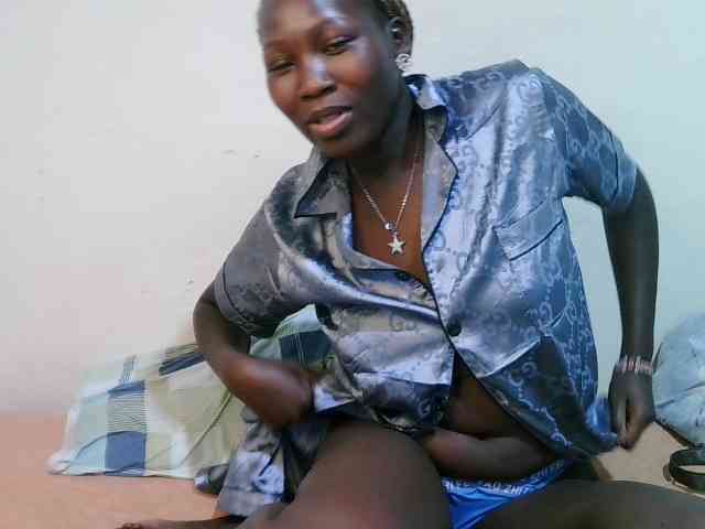 just-kendy Live Webcam on BongaCams