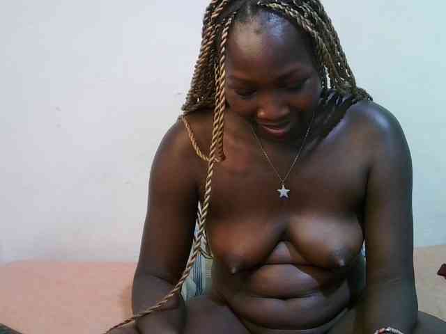 just-kendy Live Webcam on BongaCams