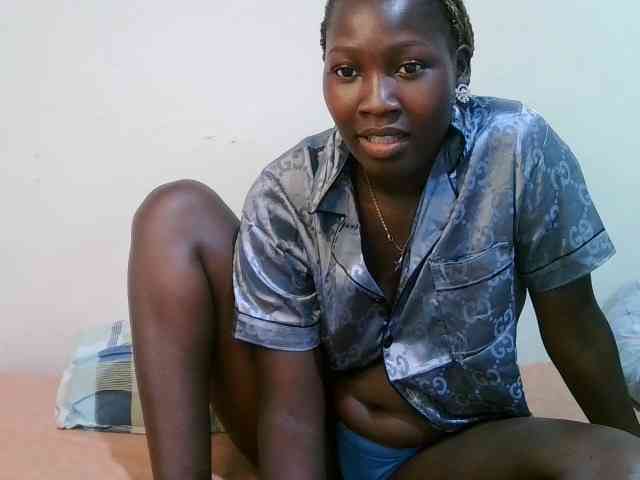 just-kendy Live Webcam on BongaCams