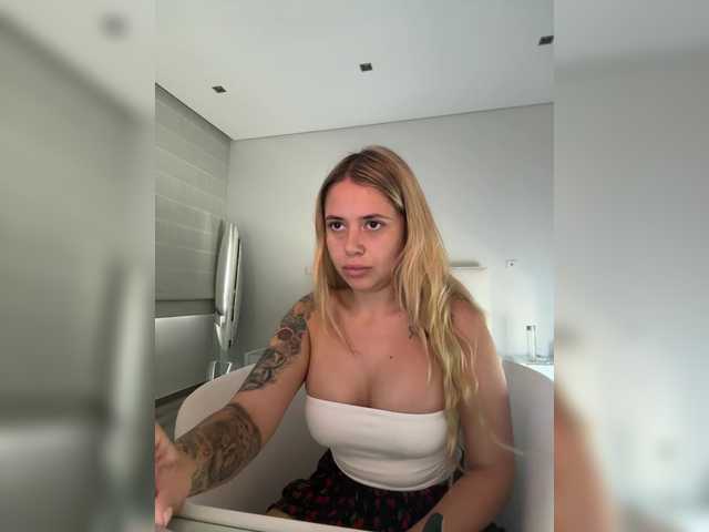 Sex chat gratuit in direct cu Rosalliaa pe BongaCams