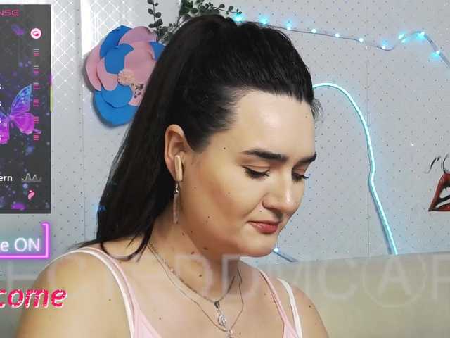 WickedButShy live cam profile