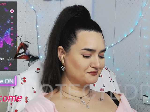 WickedButShy's BongaCams show and profile