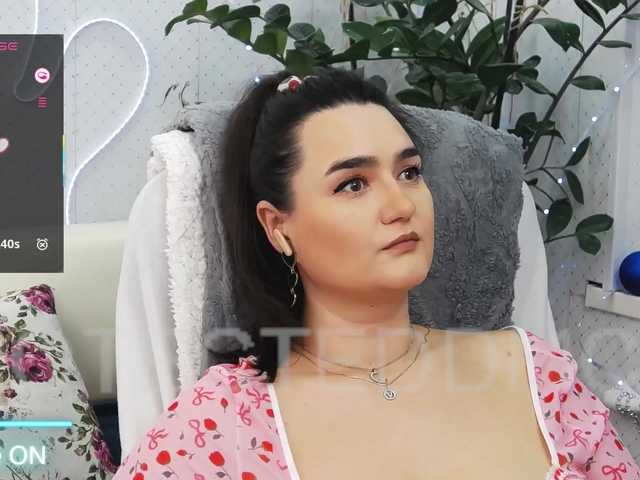 WickedButShy's BongaCams show and profile