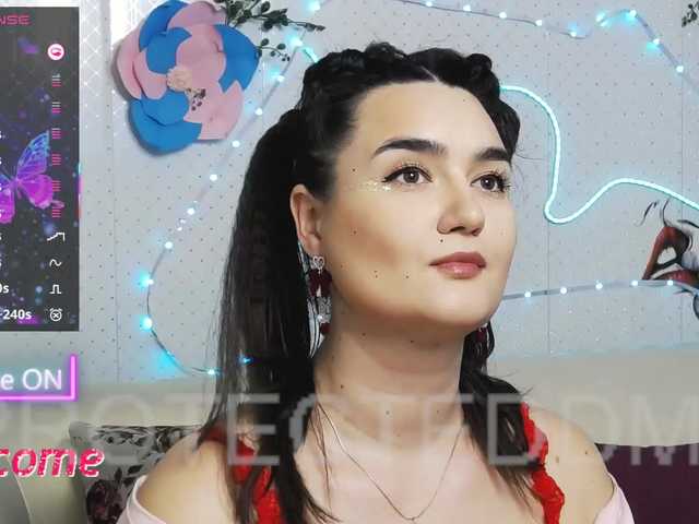 WickedButShy live cam profile