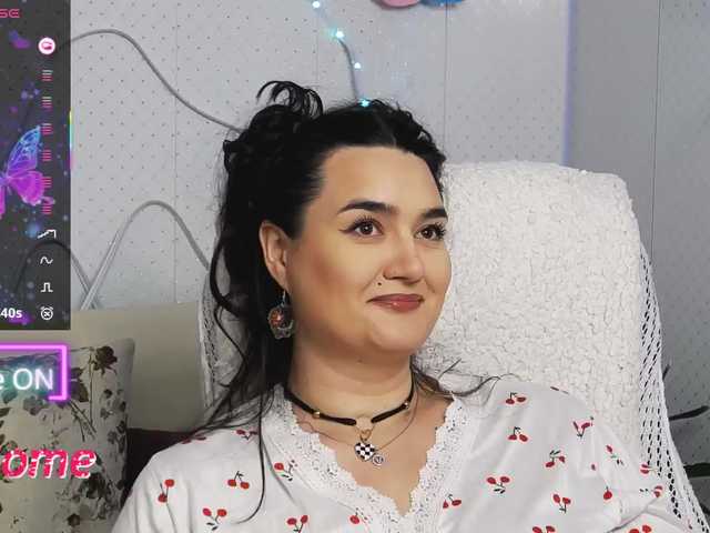 WickedButShy's BongaCams show and profile