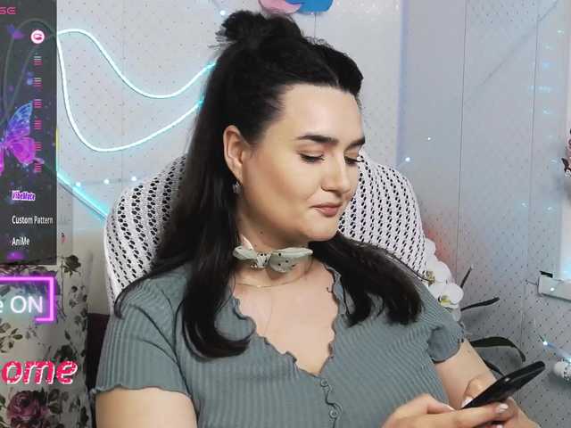 WickedButShy's BongaCams show and profile