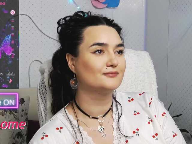 WickedButShy's BongaCams show and profile