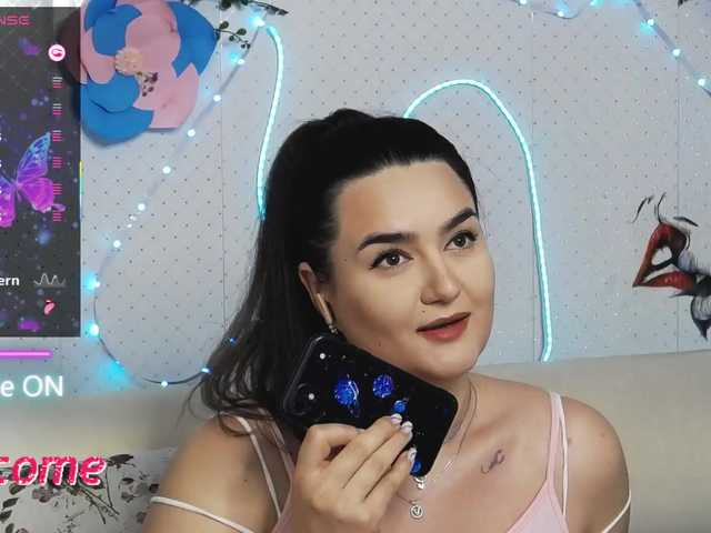 WickedButShy's BongaCams show and profile