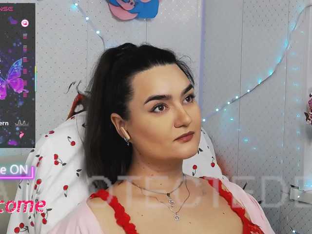 WickedButShy's BongaCams show and profile