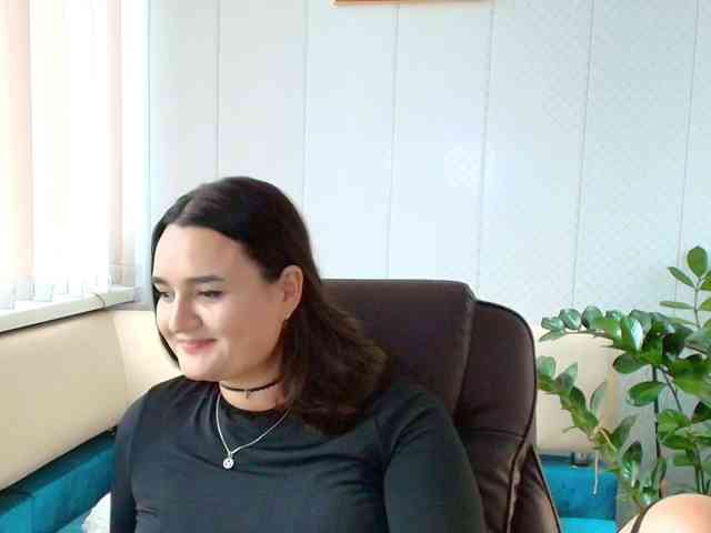 LinaCrave webcam