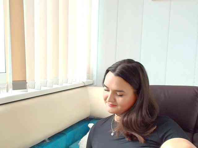 LinaCrave webcam