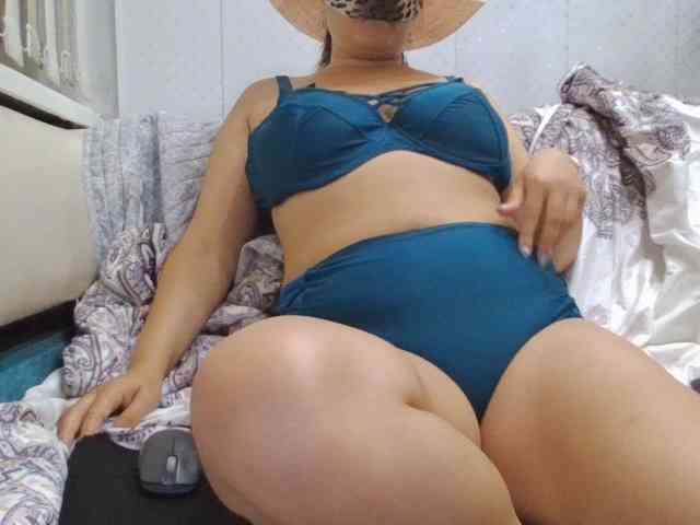 WickedButShy webcam