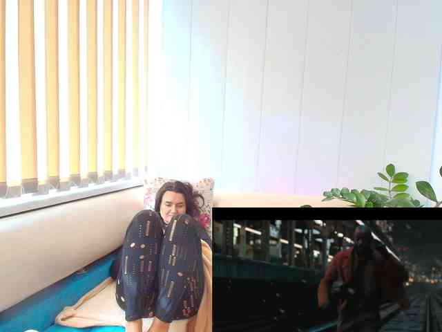 LinaCrave webcam