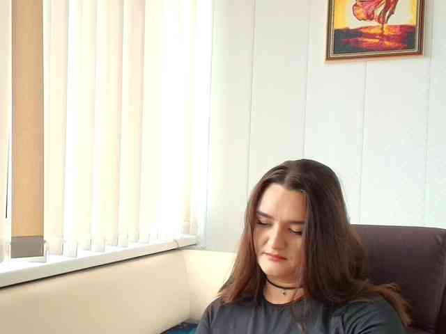 LinaCrave webcam