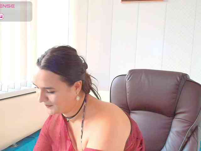 LinaCrave webcam