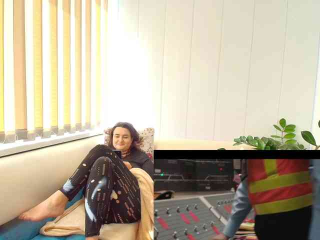 LinaCrave webcam
