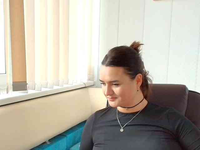 LinaCrave webcam