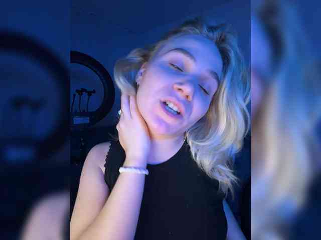 alicelaff webcam