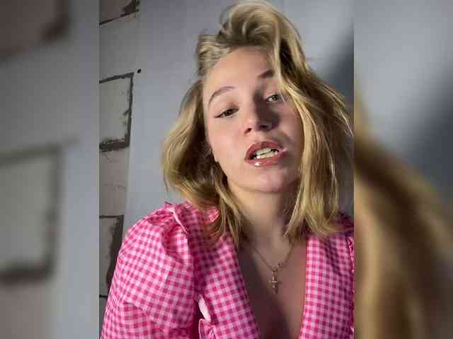 alicelaff webcam