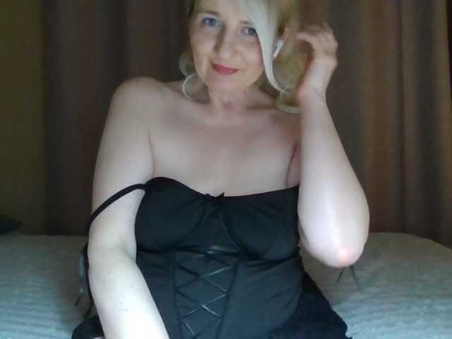 Mellica's BongaCams show and profile