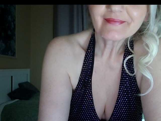 Mellica's BongaCams show and profile